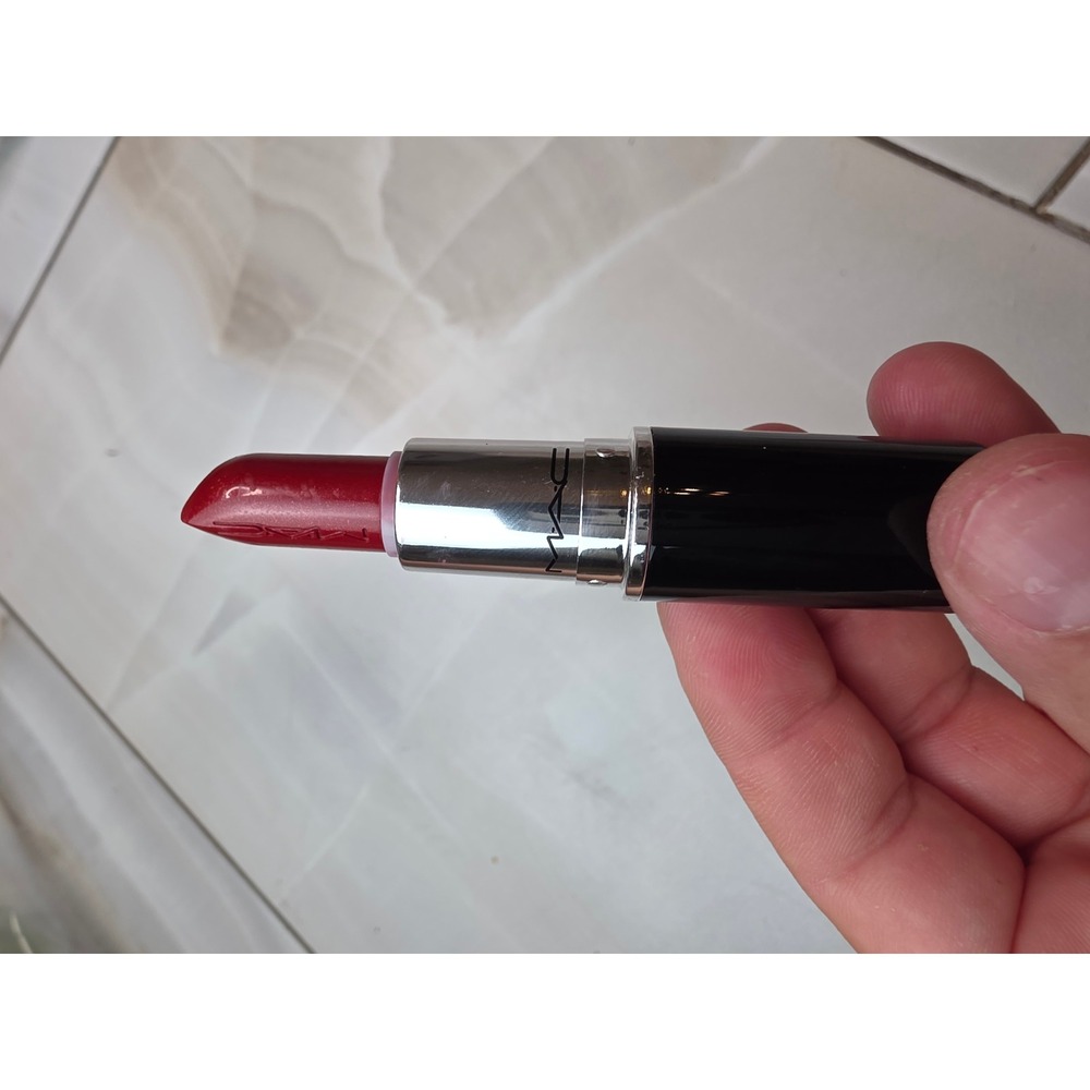 MAC Lustreglass Lipstick 545 Glossed and Found Sheer Shine Red Shimmer W1 - Picture 16 of 16
